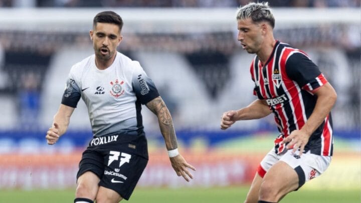 Imagem mostra Rodrigo Coronado com a camisa do Corinthians e Calleri com o uniforme do São Paulo