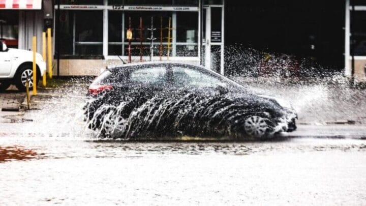 Temporais, queda de granizo e calor marcam o domingo em Santa Catarina; veja a previsão