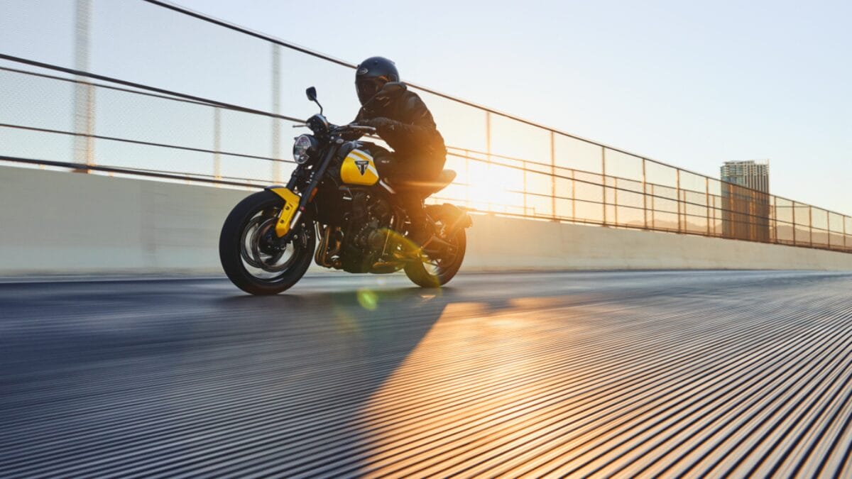 Linha 2025 da Triumph Trident 660 chega mais equipada