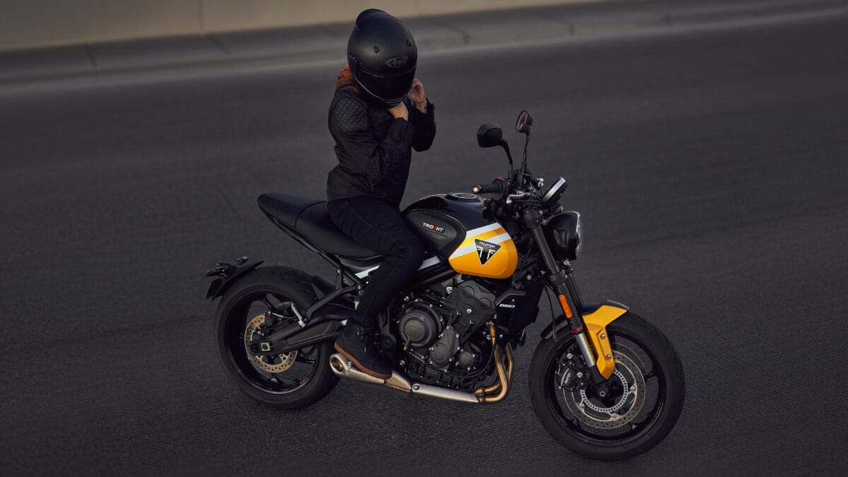 Linha 2025 da Triumph Trident 660 chega mais equipada
