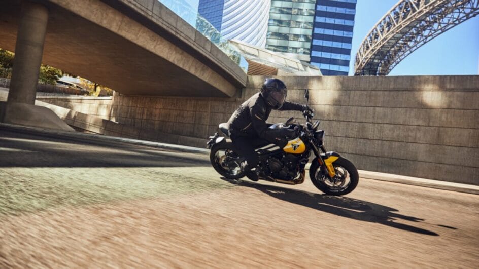 Linha 2025 da Triumph Trident 660 chega mais equipada