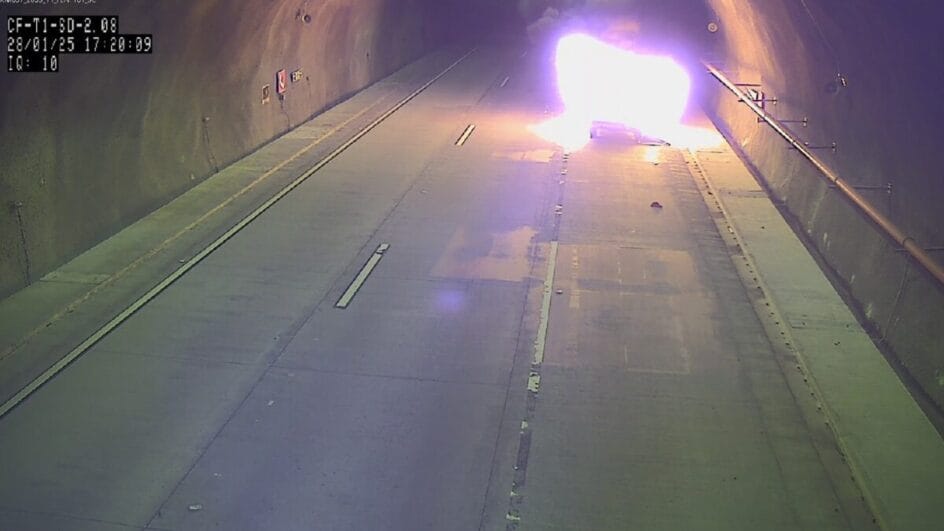 Veículo em chamas interdita túnel do Contorno Viário, na Grande Florianópolis