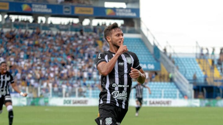Gabriel Santiago fez o gol da vitória do Figueirense sobre o Avaí (Foto: Patrick Floriani, FFC)