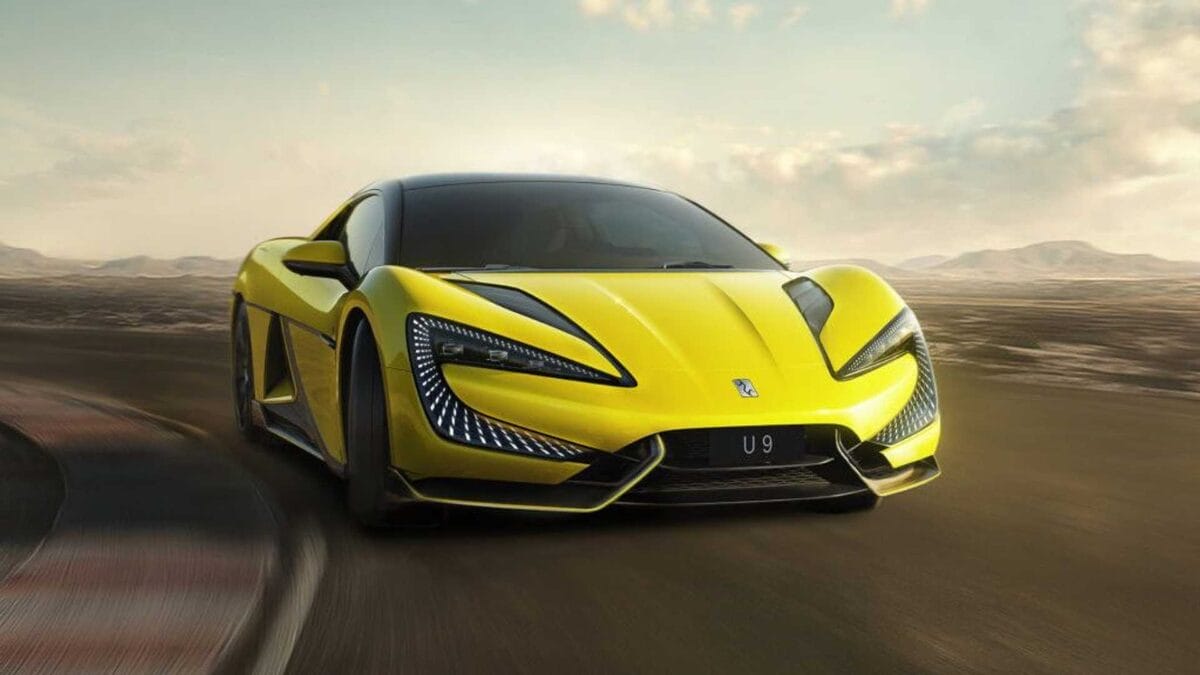 Conheça a incrível marca que tem carros que saltam e flutuam