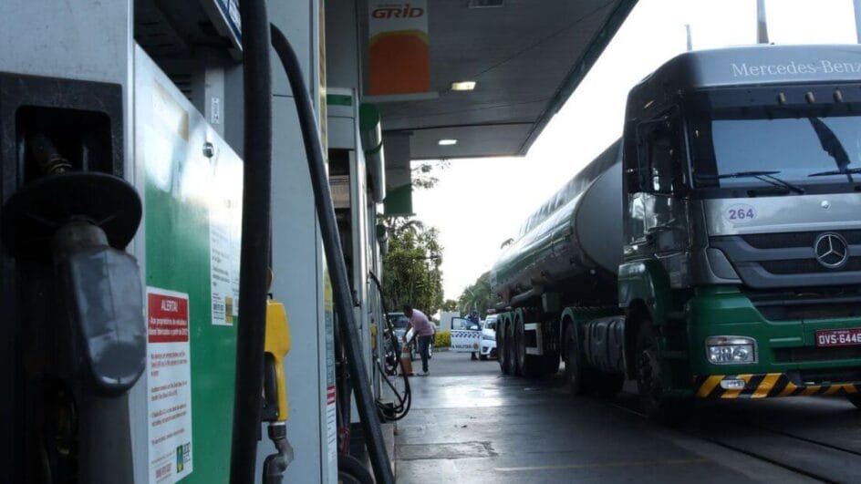 Petrobras anunciou aumento no preço do diesel a partir de fevereiro (Foto: Marcello Casal Jr., Agência Brasil)