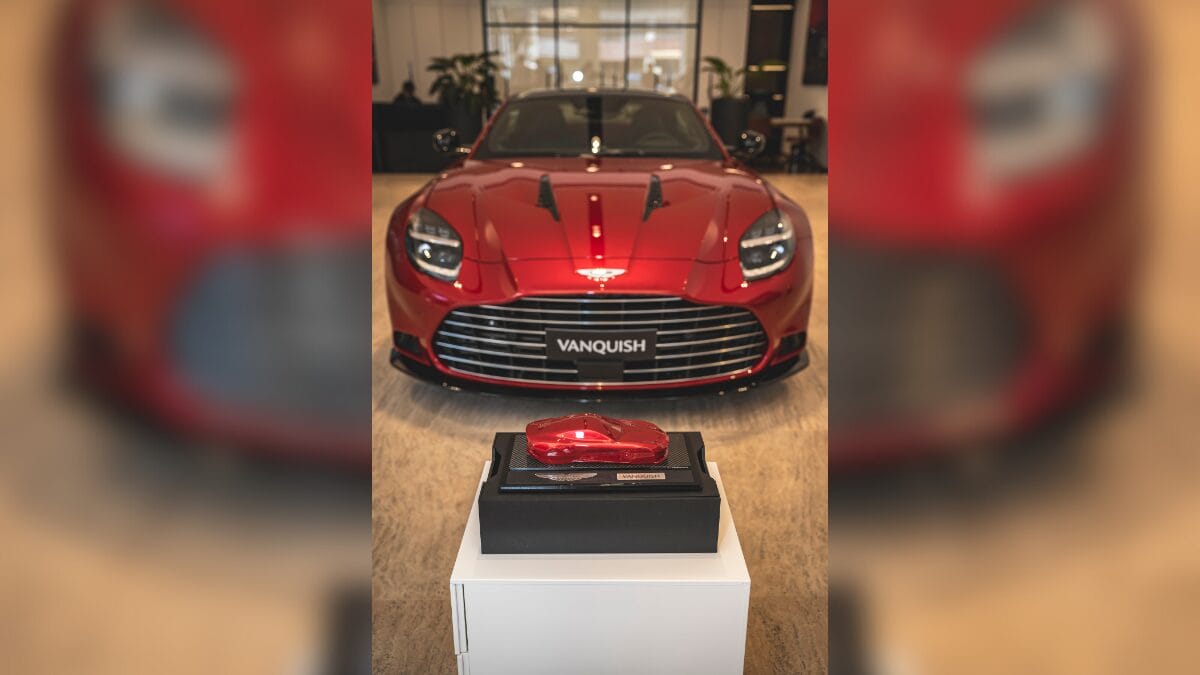 Conheça o novo carro de James Bond antes dele mesmo dirigi-lo