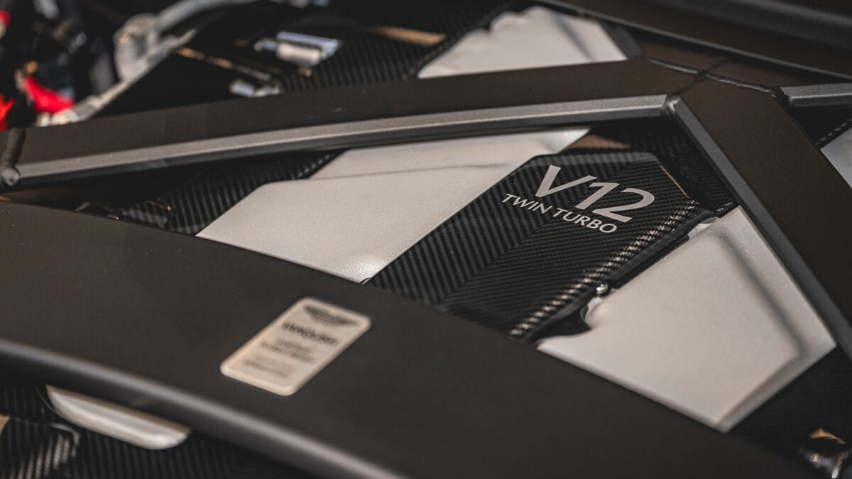 Conheça o novo carro de James Bond antes dele mesmo dirigi-lo