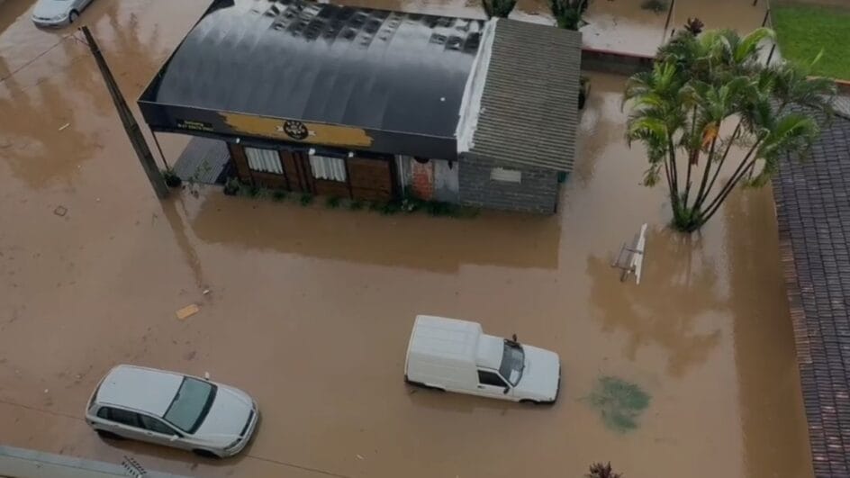 Chuva causou alagamentos em Joinville (Foto: Reprodução, redes sociais)