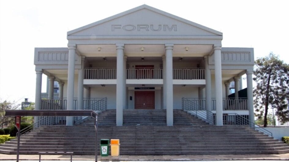 Homem que estrangulou e queimou o corpo da ex-namorada é condenado a 29 anos de prisão em SC