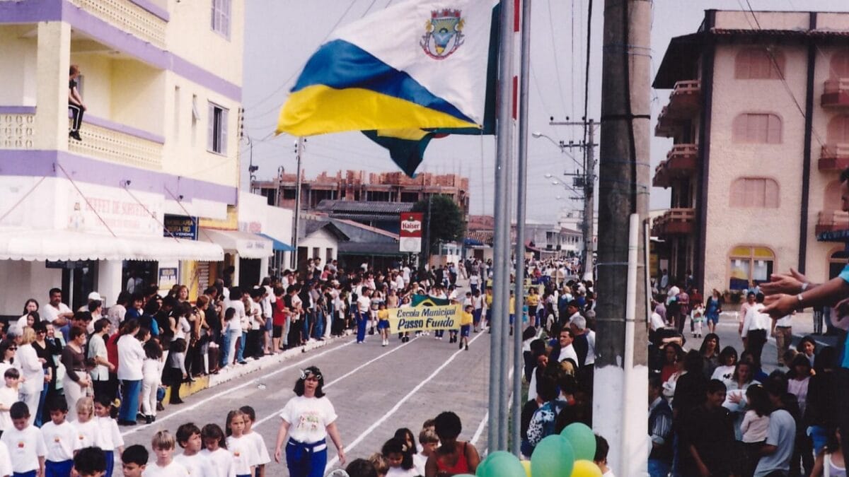 Fotos antigas mostram como era a praia queridinha dos gaúchos em SC no século passado 