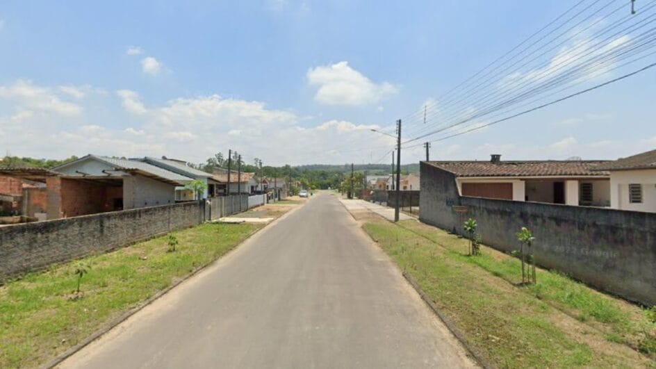 Mulher e homem foram baleados pela mesma arma em SC (Foto: Google Maps, Reprodução)