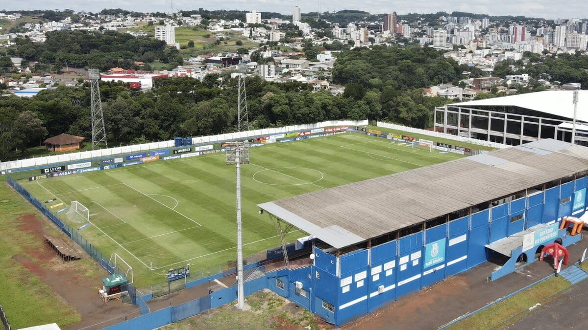 Estádio Os Pioneiros recebe o jogo de ida das quartas de final do Campeonato Paranaense entre Azuriz e Athletico-PR