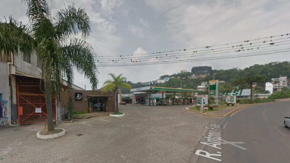 Mulher é morta a facadas dentro de restaurante em Videira