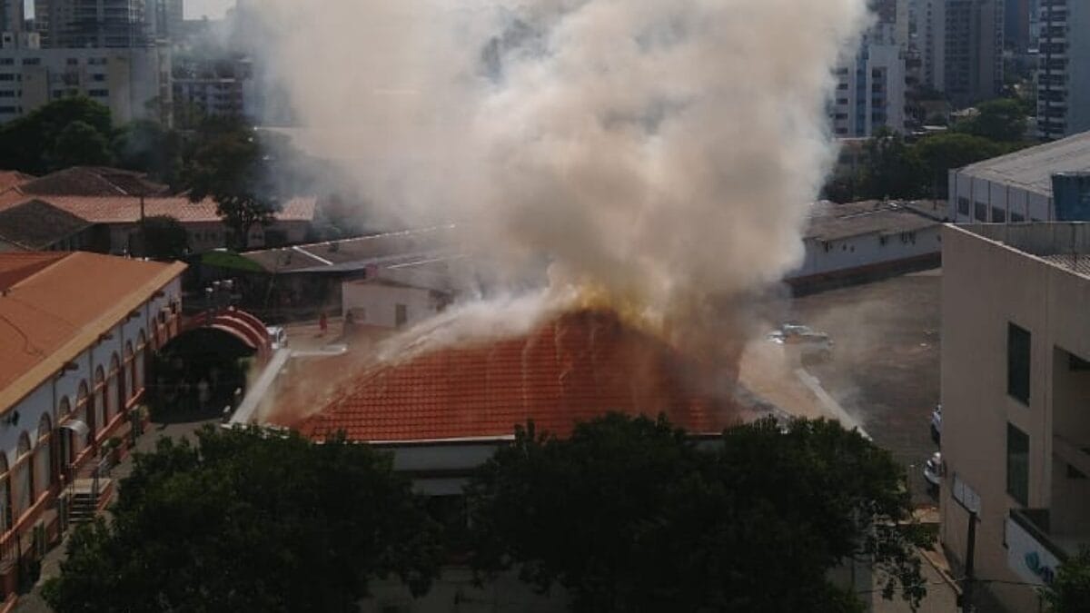 Centro Paroquial é atingido por incêndio em Chapecó