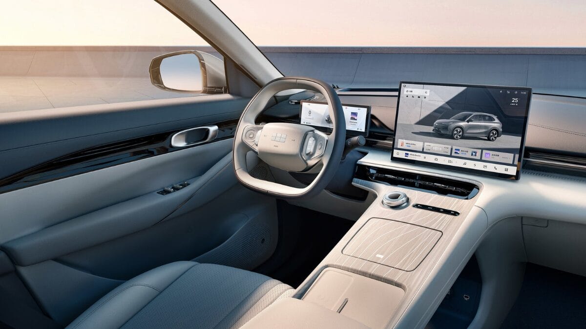 Os eletrificados da Geely que podem ser feitos na fábrica da Renault Brasil