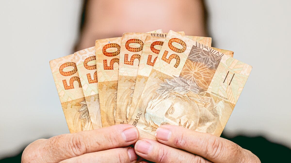 IBGE revela quanto ganha em média um trabalhador de SC; veja ranking por estado