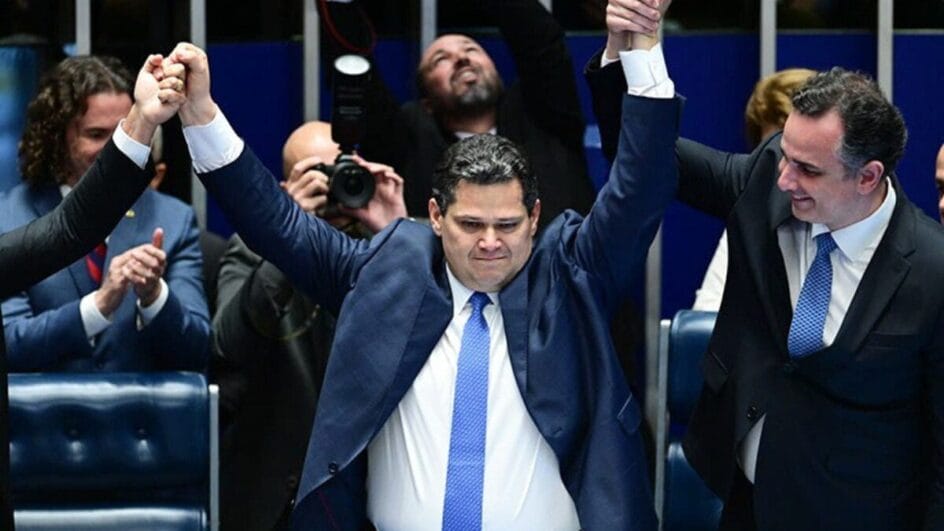 “Nem sempre agradaremos a todos”, diz Alcolumbre após assumir a presidência do Senado
