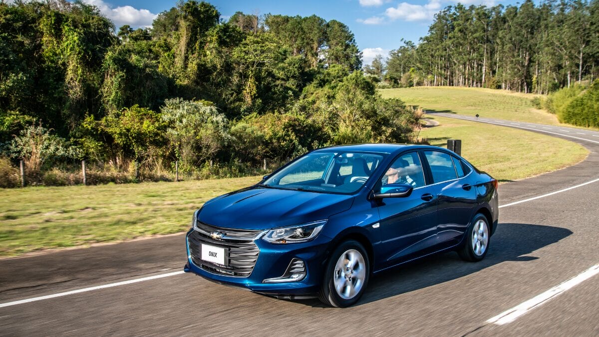 Combustível caro? Descubra quais são os 10 carros flex mais econômicos