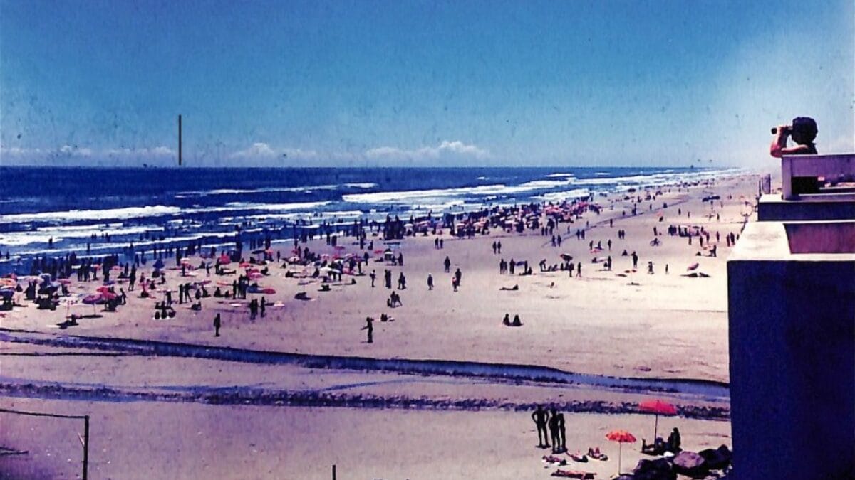 Fotos antigas mostram como era a praia queridinha dos gaúchos em SC no século passado 