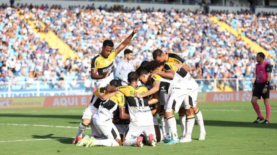 Criciúma vence o Avaí na Ressacada (Foto: Celso da Luz/CEC)