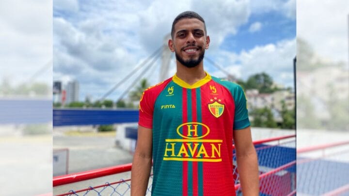 Formado na base do Flamengo, Ítalo chega ao Brusque com contrato até o final da Série C (Foto: Douglas Atkienson /BFC)