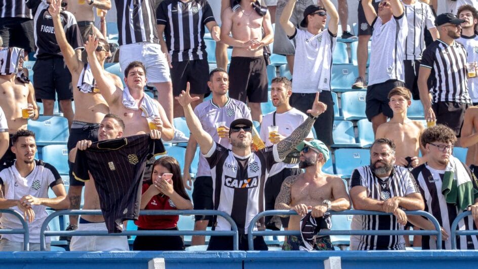 Torcedores do Figueirense esgotaram os ingressos para o clássico em menos de 30 minutos (Foto: Patrick Floriani/FFC)