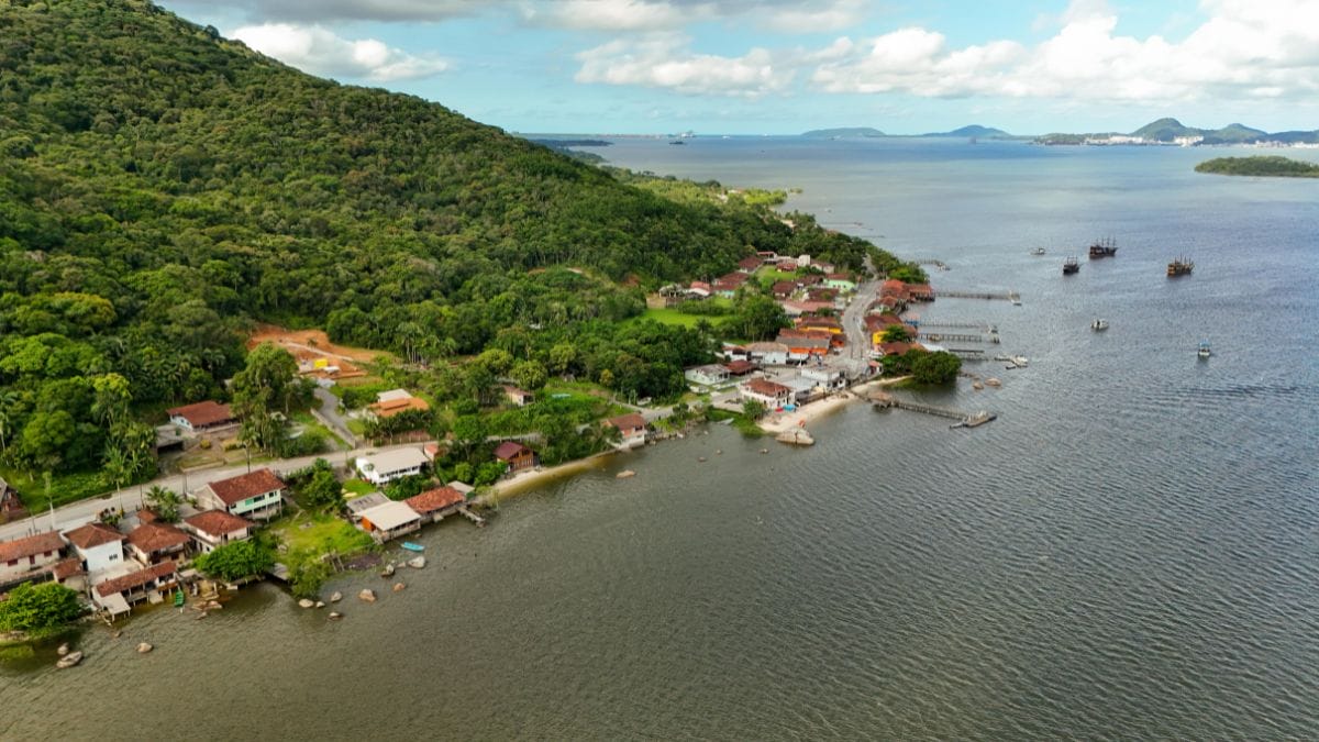 Vila da Glória é paraíso ecológico escondido em praia de SC (Foto: Carlos Junior, NSC Total)