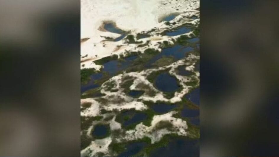 Piscinas naturais também surgiram nas dunas da praia da Joaquina em Janeiro deste ano, por causa das chuvas (Foto Rafael Paz, Arquivo Pessoal)