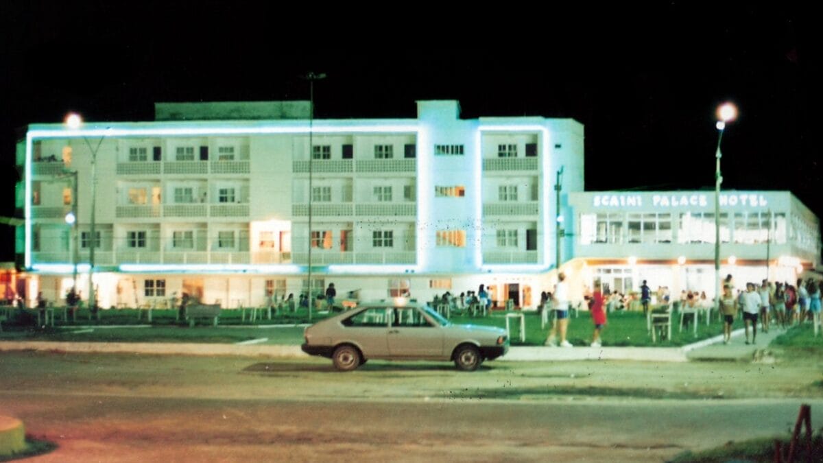 Fotos antigas mostram como era a praia queridinha dos gaúchos em SC no século passado 