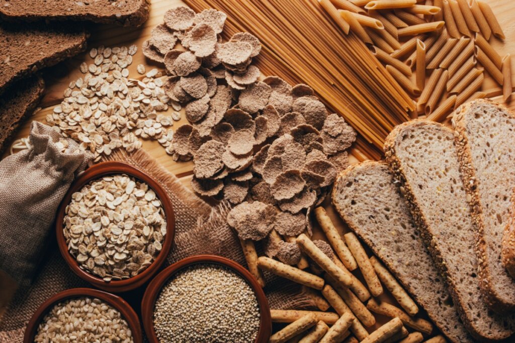 Os carboidratos integrais são uma alternativa para dietas equilibradas (Imagem: nehophoto | Shutterstock)