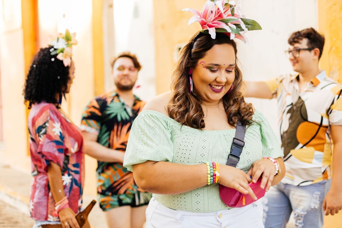 Carregar consigo um cristal durante o Carnaval pode ajudar a afastar energias densas (Imagem: Kleber Cordeiro | Shutterstock)