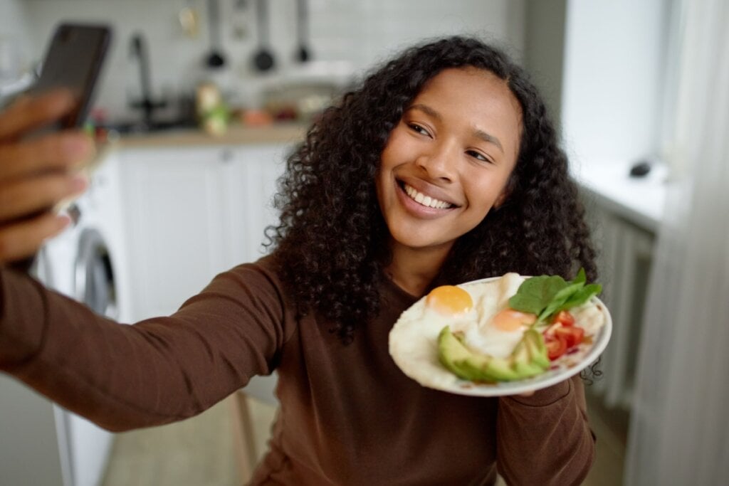 Pesquisas recentes mostram que o colesterol dietético tem um impacto menor nos níveis de colesterol no sangue (Imagem: Anatoliy Karlyuk | Shutterstock)