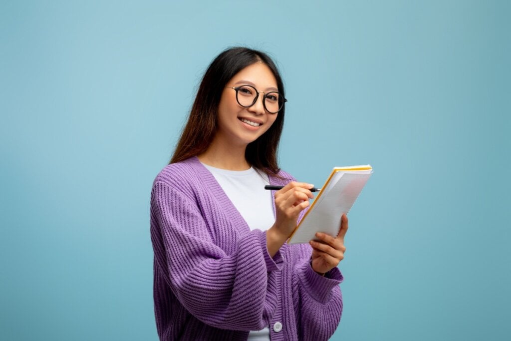O ideal é personalizar a rotina de estudos conforme a sua necessidade (Imagem: Prostock-studio | Shutterstock)