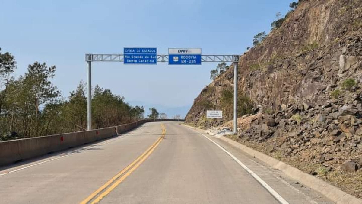 Serra da Rocinha tem trânsito de veículos retomado em sistema de comboio