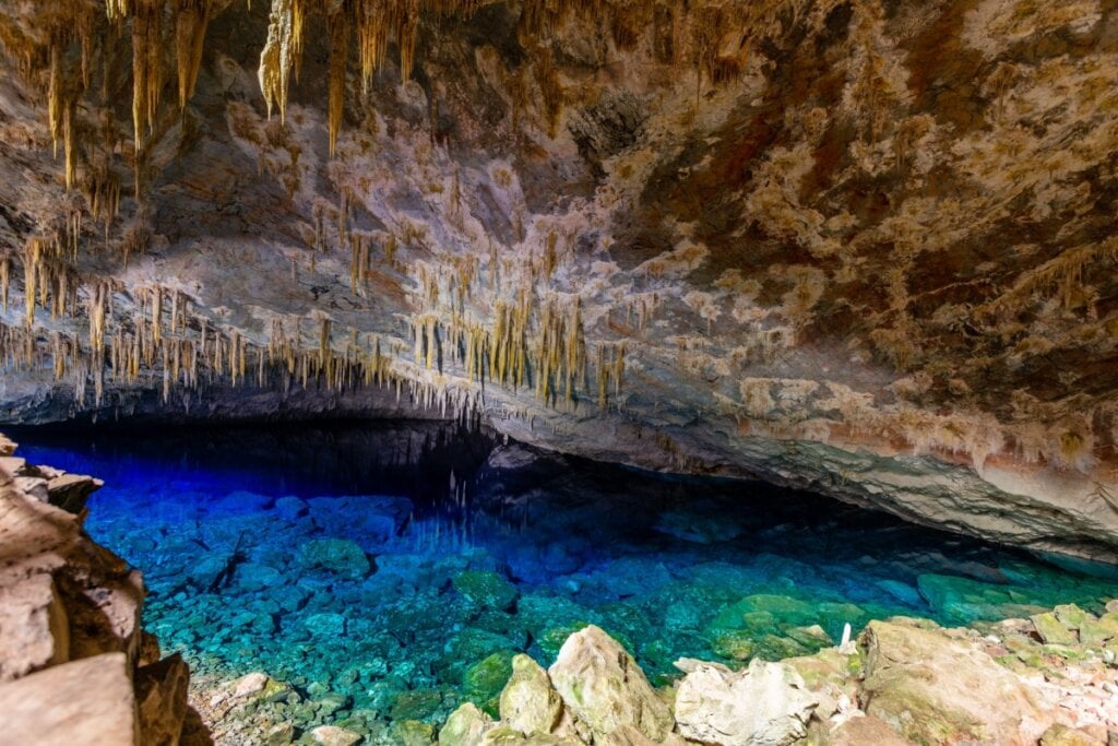 O Abismo Anhumas tem uma câmara de 72 metros de altura (Imagem: Vadim_N | Shutterstock)