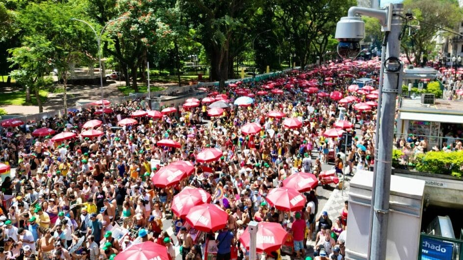 Ainda não acabou Descubra 4 cidades onde ainda tem Carnaval