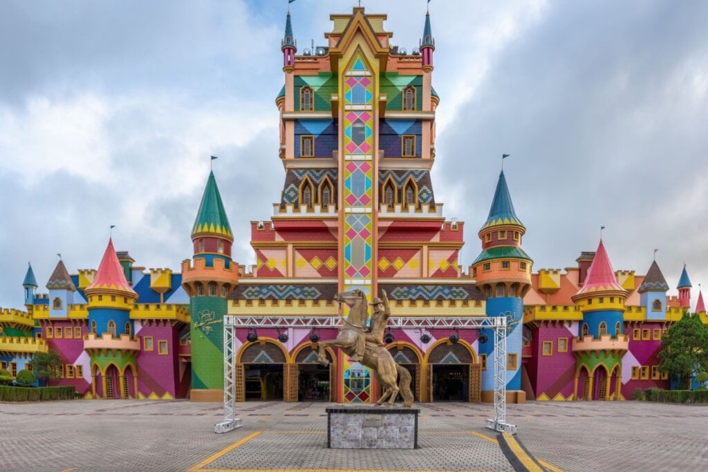 O Beto Carrero World é referência em acessibilidade para crianças autistas (Imagem: Diego Grandi | Shutterstock)
