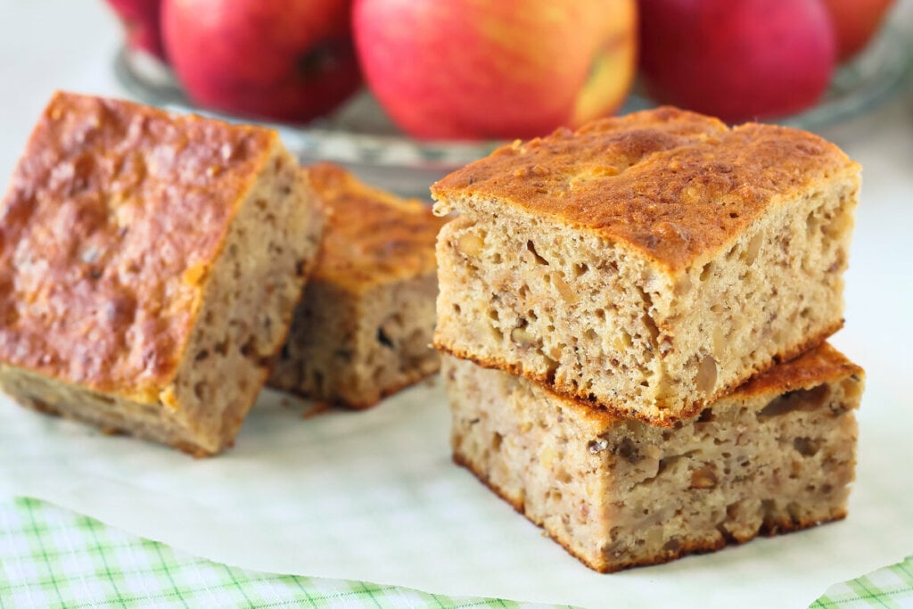 Bolo de maçã (Imagem: istetiana | Shutterstock)