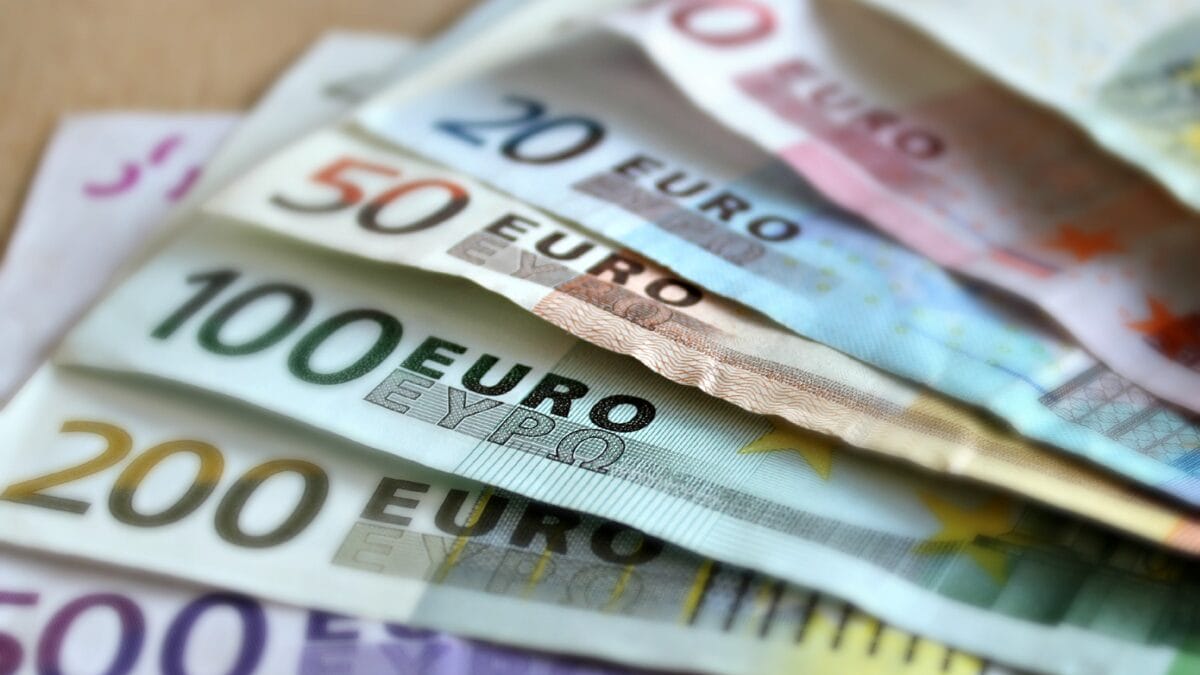 Conheça o país da América do Sul que usa Euro e pertence à União Europeia