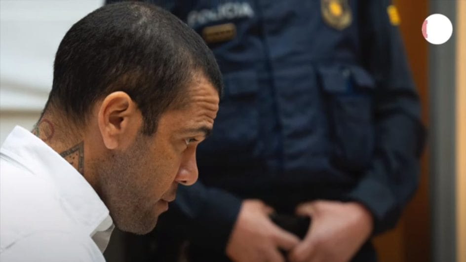Daniel Alves durante o julgamento (Foto: Marca, Reprodução)
