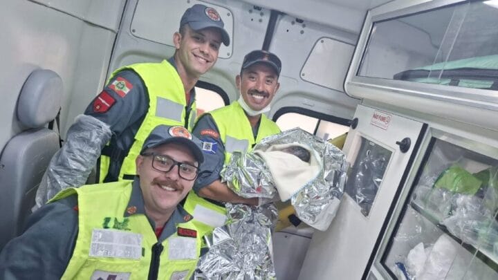 Bebê nasce dentro de ambulância em parto emergencial no Sul de SC
