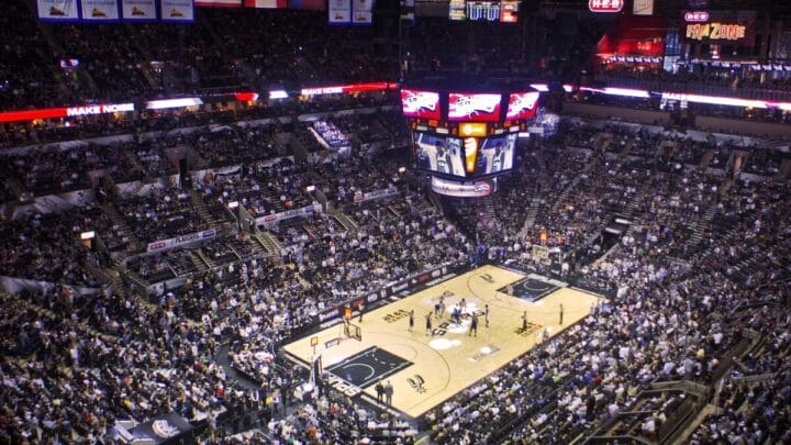 Frost Bank Center receberá a partida entre Spurs x Mavericks (Foto: Reprodução, Wikimedia Commons)