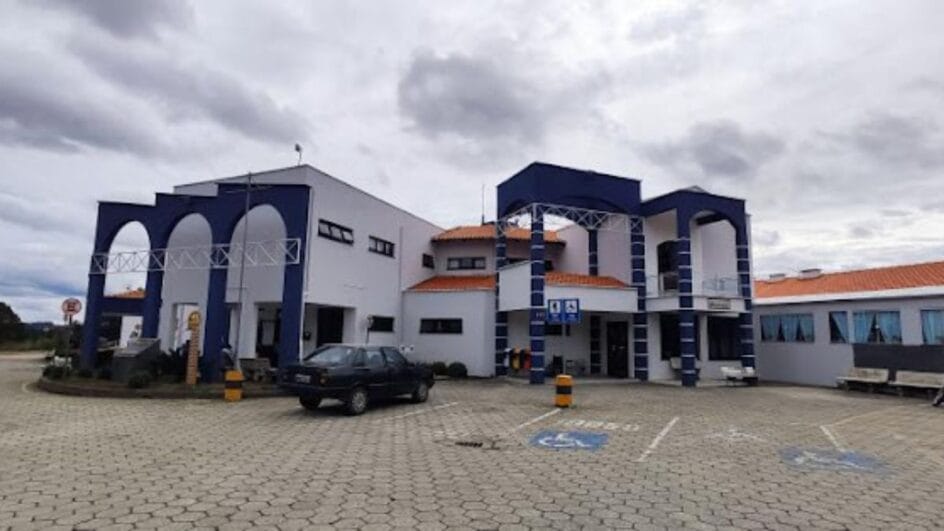 Vítima foi levada para o Hospital de Rio Negrinho (Foto: Google Maps, Reprodução)