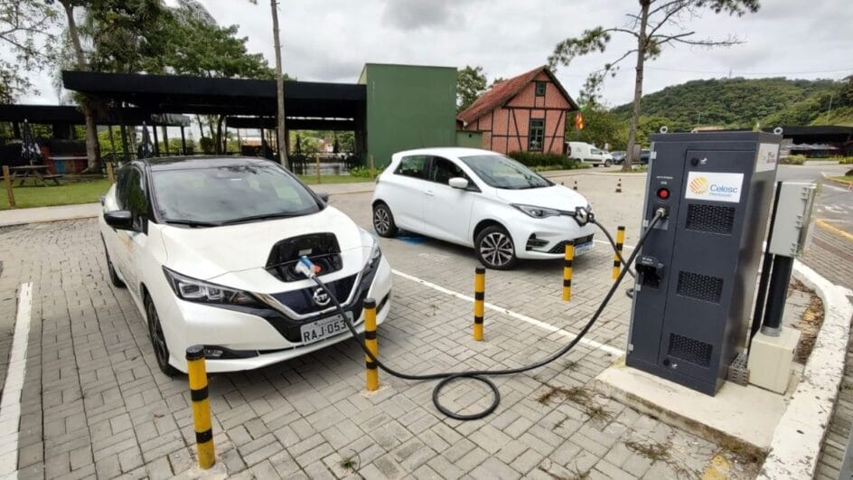 Estação de carregamento para carros elétricos fica em Joinville (Foto: Celesc, Divulgação)