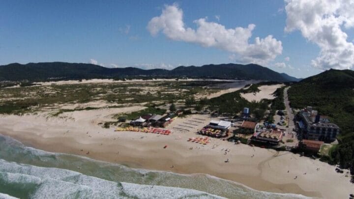 Mais de 70% das praias de SC estão próprias para banho; veja lista