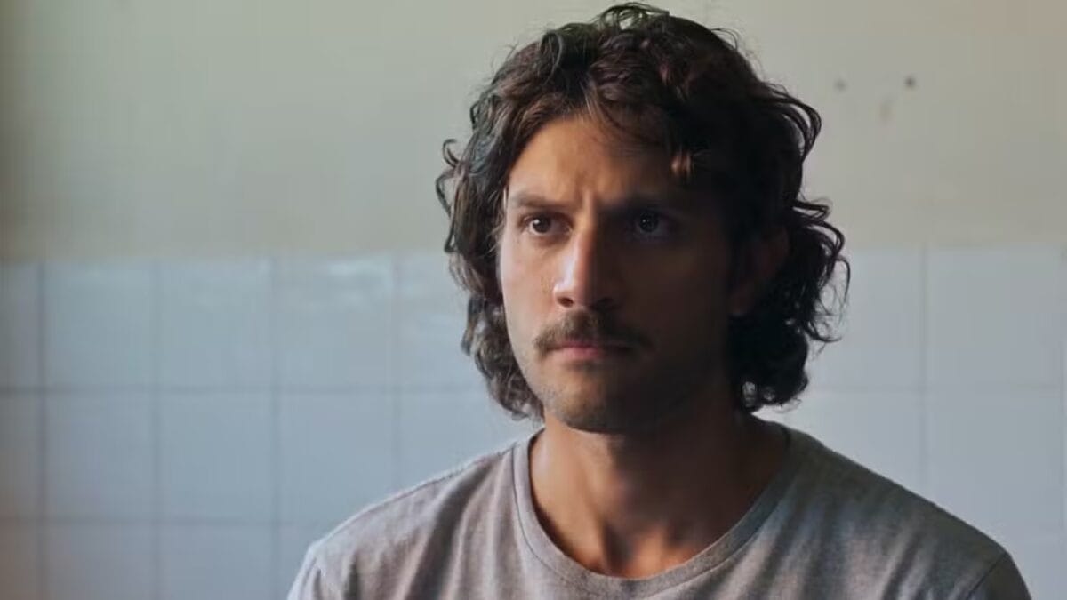 Mavi desiste de Viola