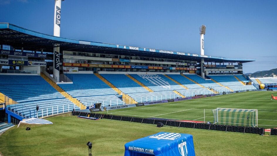 Avaí e Chapecoense se enfrentam na Ressacada (Foto: Fabiano Rateke/AFC)