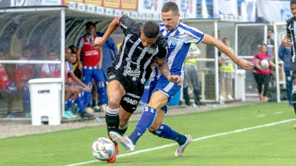 Avaí e Figueirense disputam uma vaga na semifinal (Foto: Patrick Floriani/FFC)