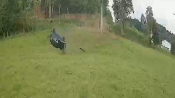 Pedestre escapa de acidente