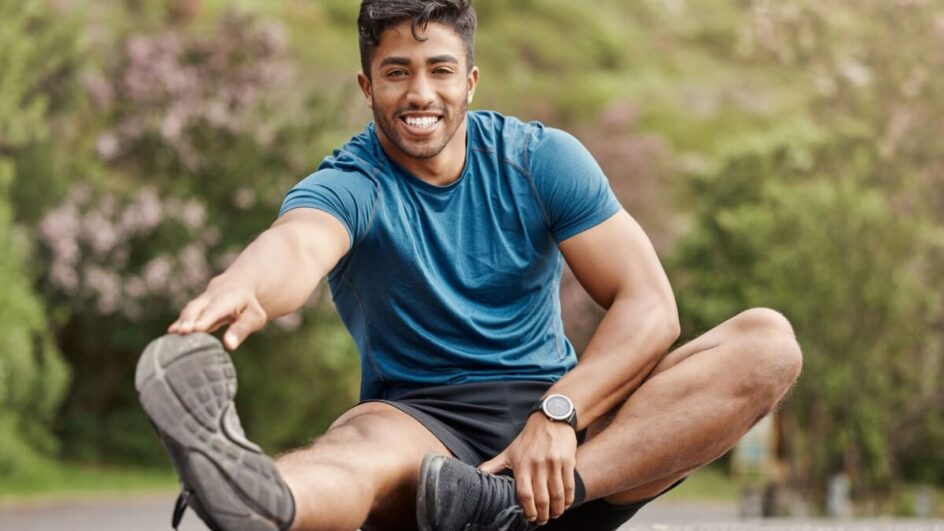 Proteger as articulações durante práticas esportivas é essencial (Imagem: PeopleImages.com - Yuri A | Shutterstock)